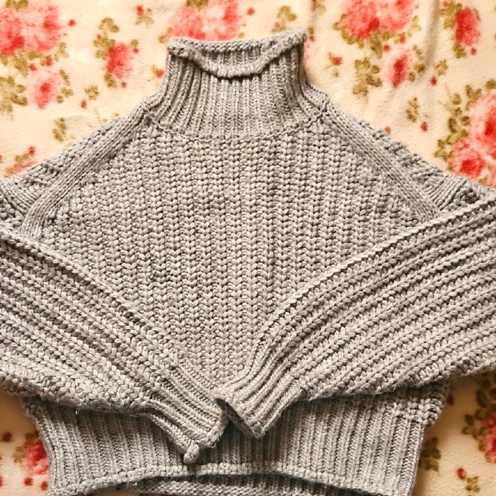 H & M Sweater